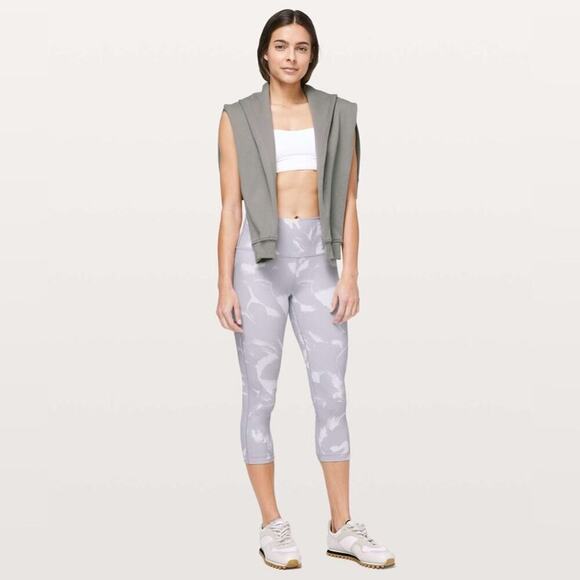 LULULEMON Wunder Under Crop High-Rise Full On Luon 21" in Flower Pop Sz. 4 - Picture 7 of 11